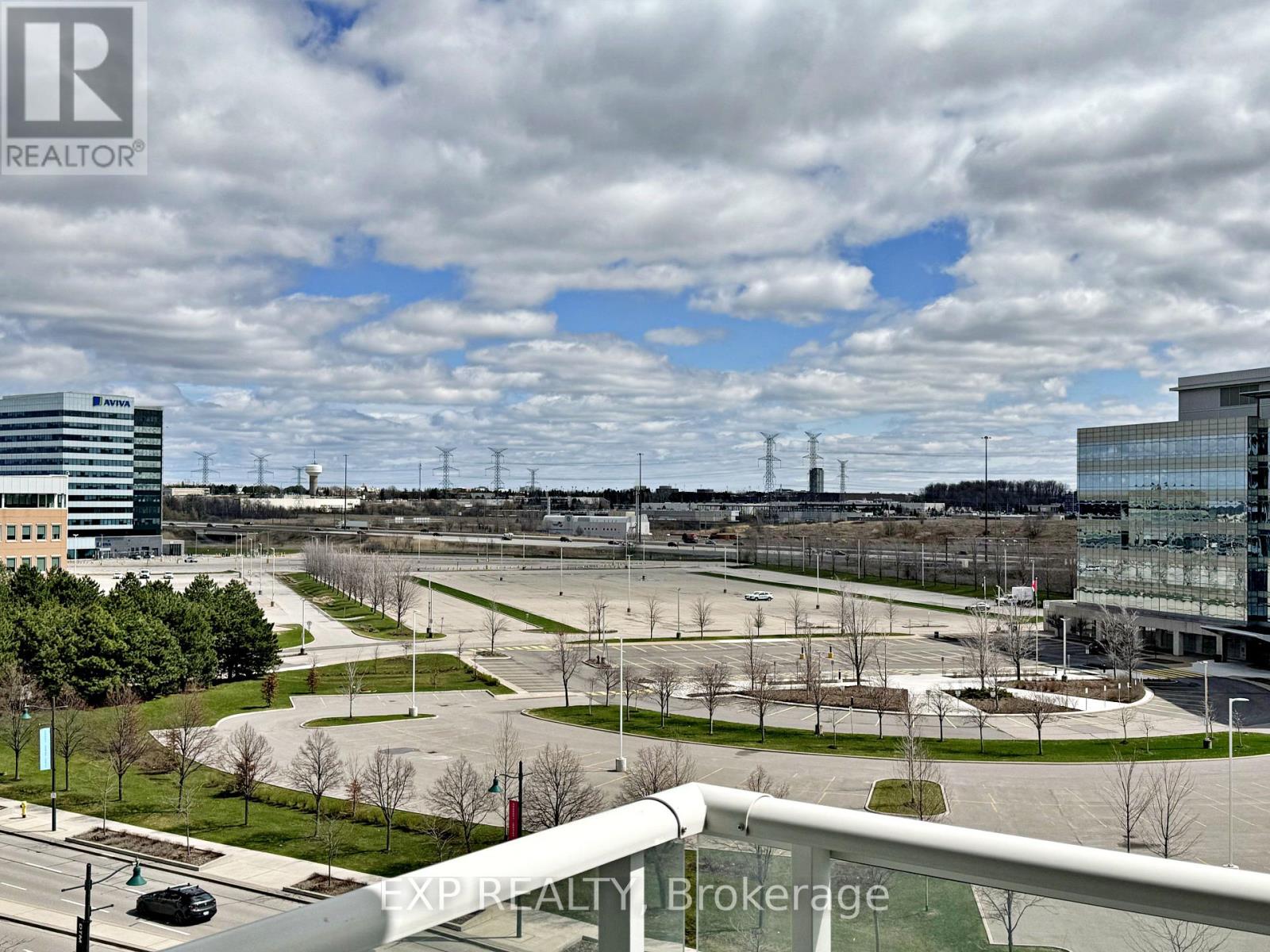 Photo 5 of 712 10 Rouge Valley Drive W, Markham ON