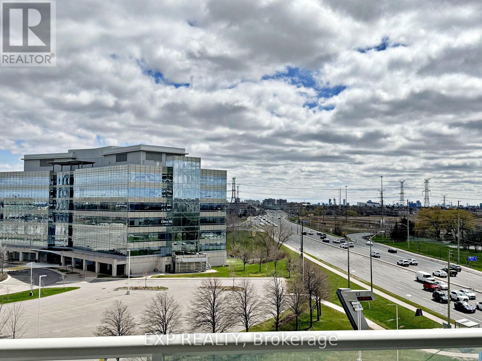 Photo 12 of 712 10 Rouge Valley Drive W, Markham ON