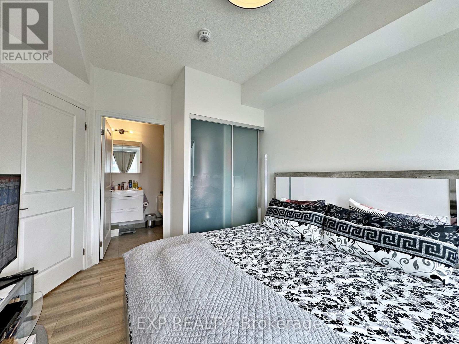 Photo 15 of 712 10 Rouge Valley Drive W, Markham ON
