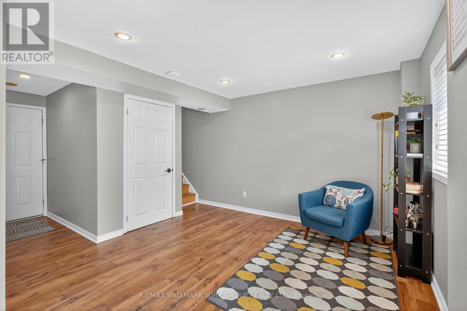 Photo 16 of 45 Baywell Crescent, Aurora ON