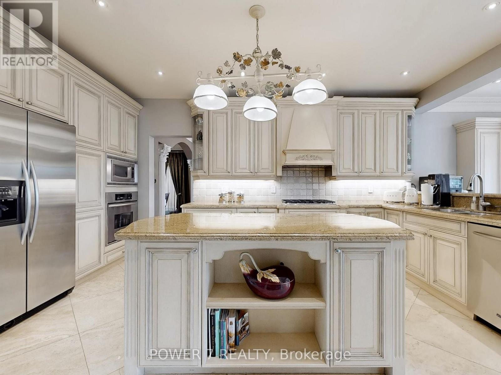 Photo 9 of 76 Silver Rose Crescent, Markham ON