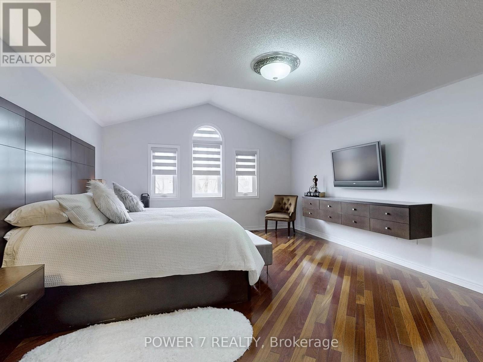 Photo 27 of 76 Silver Rose Crescent, Markham ON