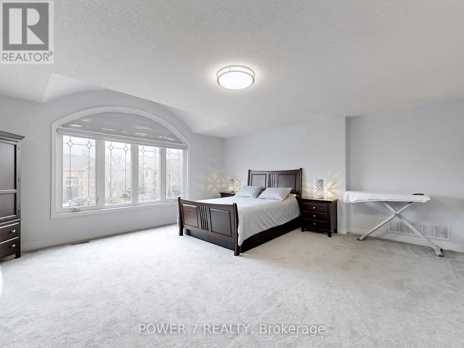 Photo 6 of 76 Silver Rose Crescent, Markham ON
