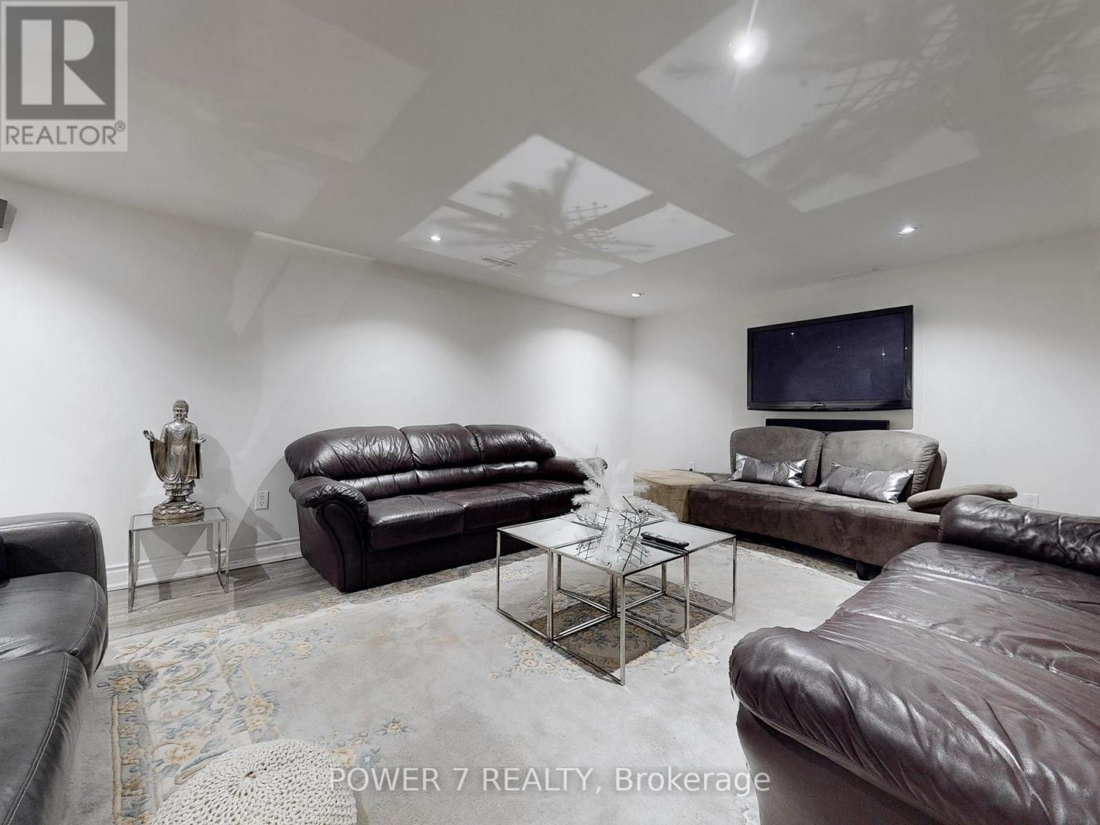 Photo 22 of 76 Silver Rose Crescent, Markham ON