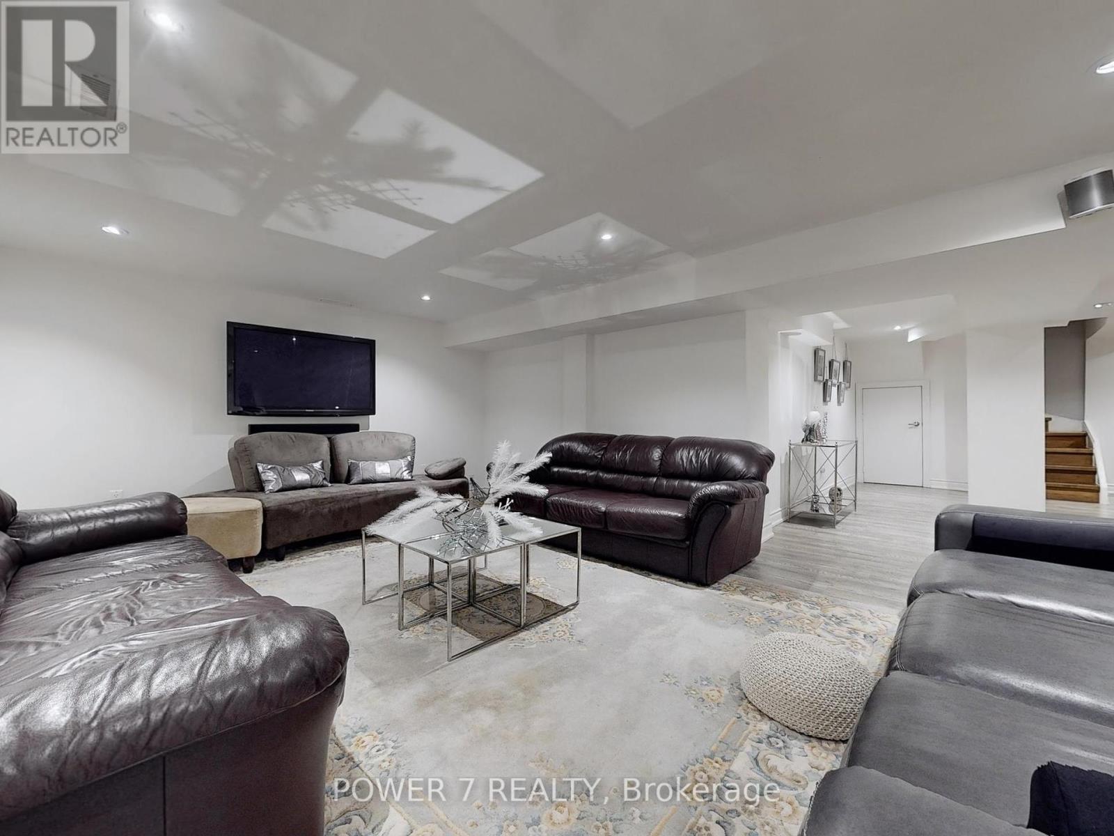 Photo 20 of 76 Silver Rose Crescent, Markham ON
