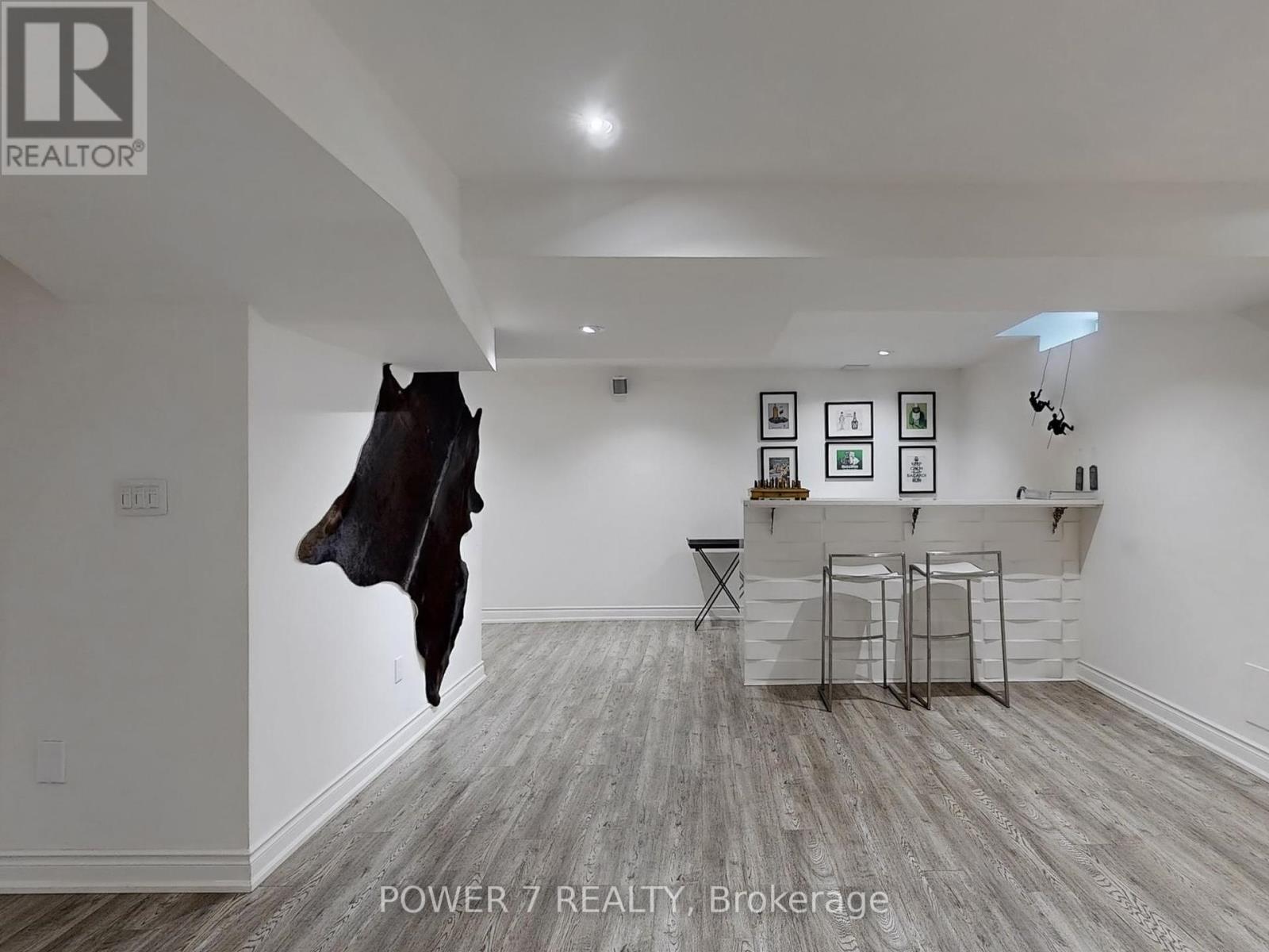 Photo 2 of 76 Silver Rose Crescent, Markham ON