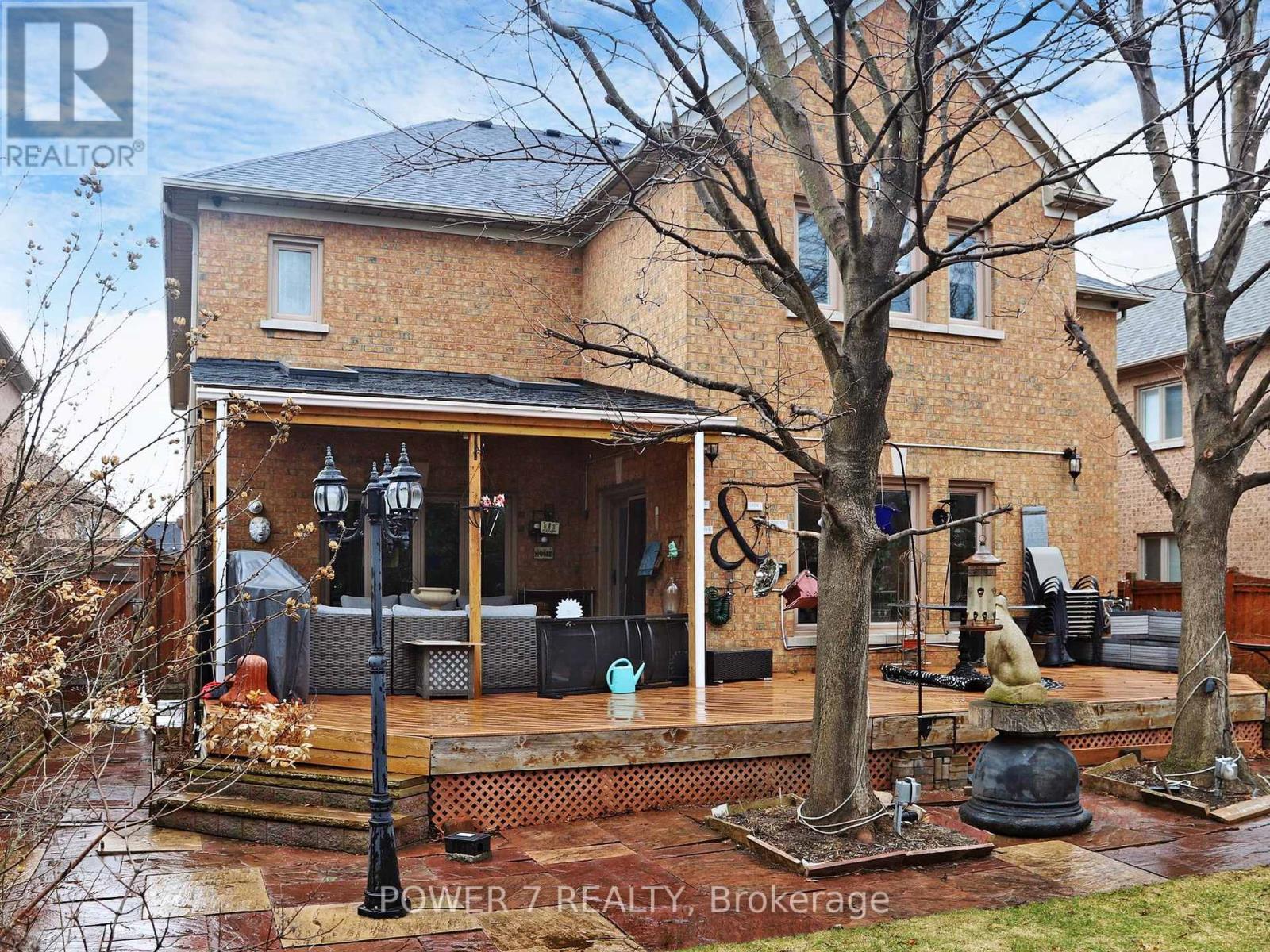 Photo 29 of 76 Silver Rose Crescent, Markham ON