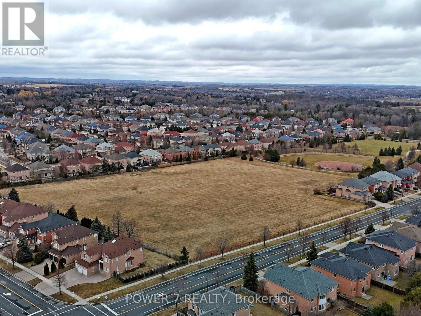 Photo 16 of 76 Silver Rose Crescent, Markham ON