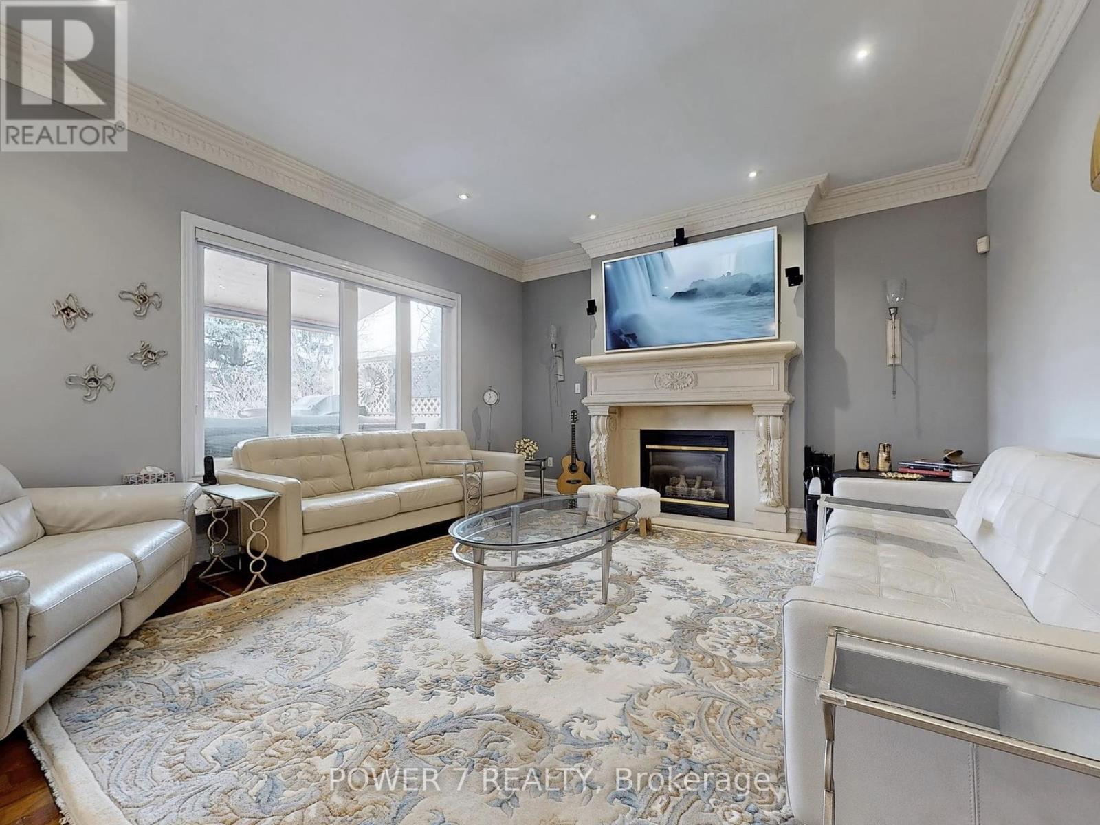 Photo 14 of 76 Silver Rose Crescent, Markham ON