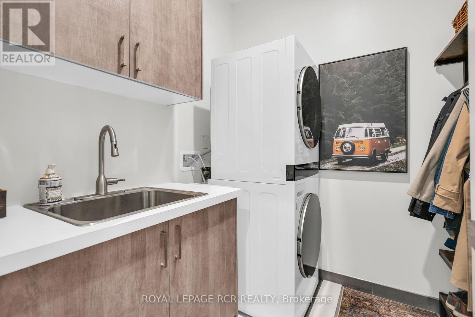 Photo 18 of 3652 Ferretti Court, Innisfil ON