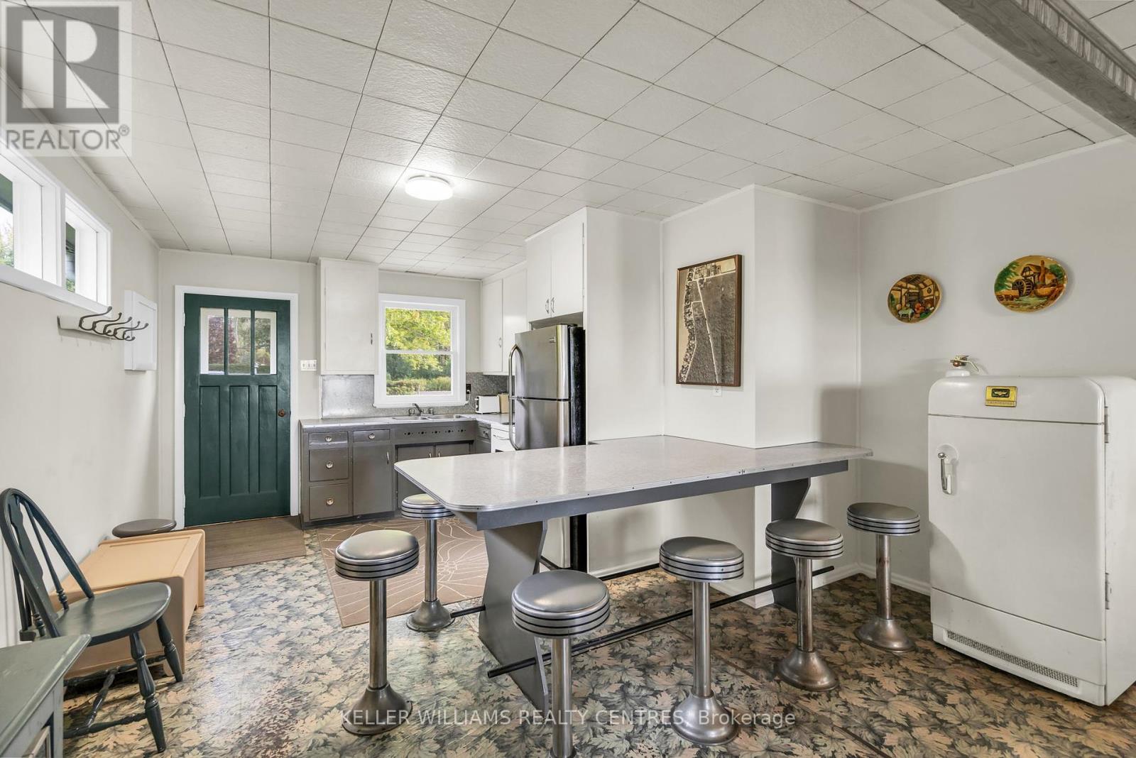 Photo 11 of 28 Mcrae Beach Road S, Georgina ON