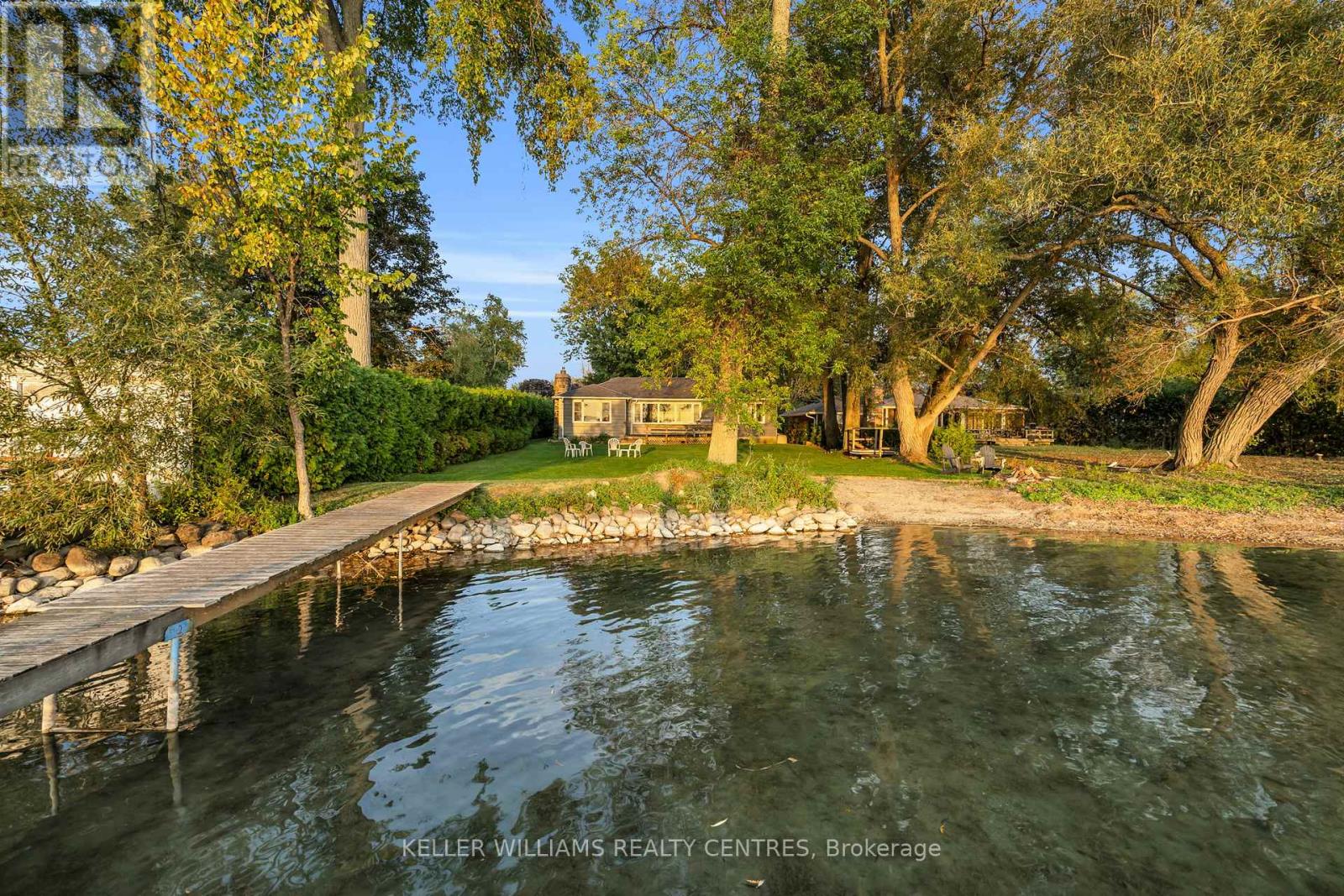 Photo 16 of 28 Mcrae Beach Road S, Georgina ON