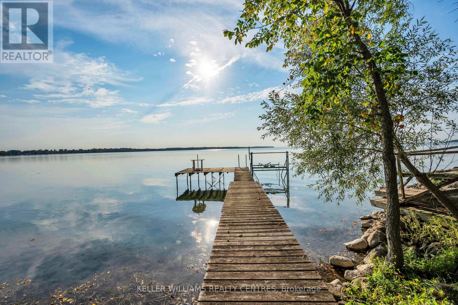 Photo 36 of 28 Mcrae Beach Road S, Georgina ON