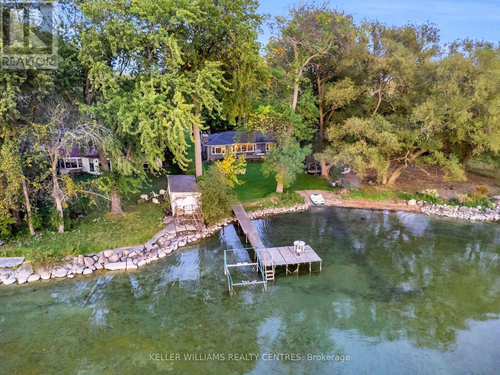Photo 37 of 28 Mcrae Beach Road S, Georgina ON