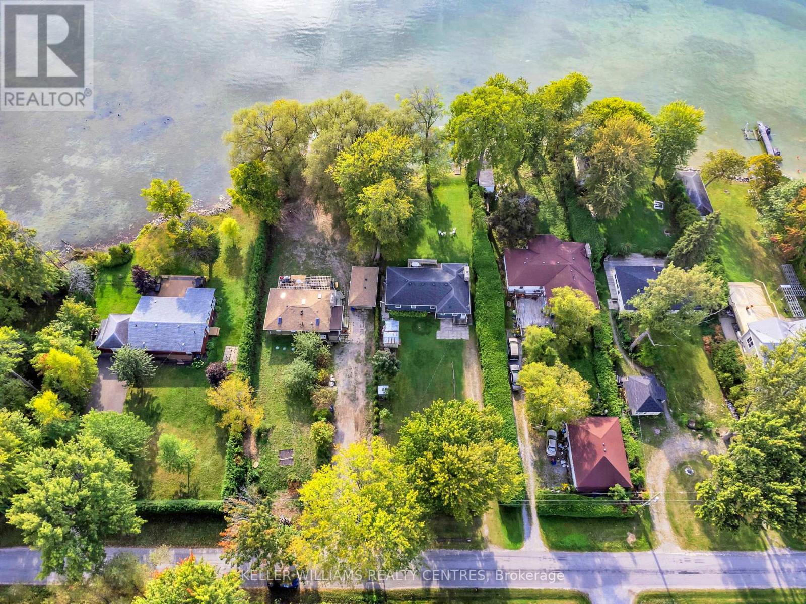 Photo 30 of 28 Mcrae Beach Road S, Georgina ON