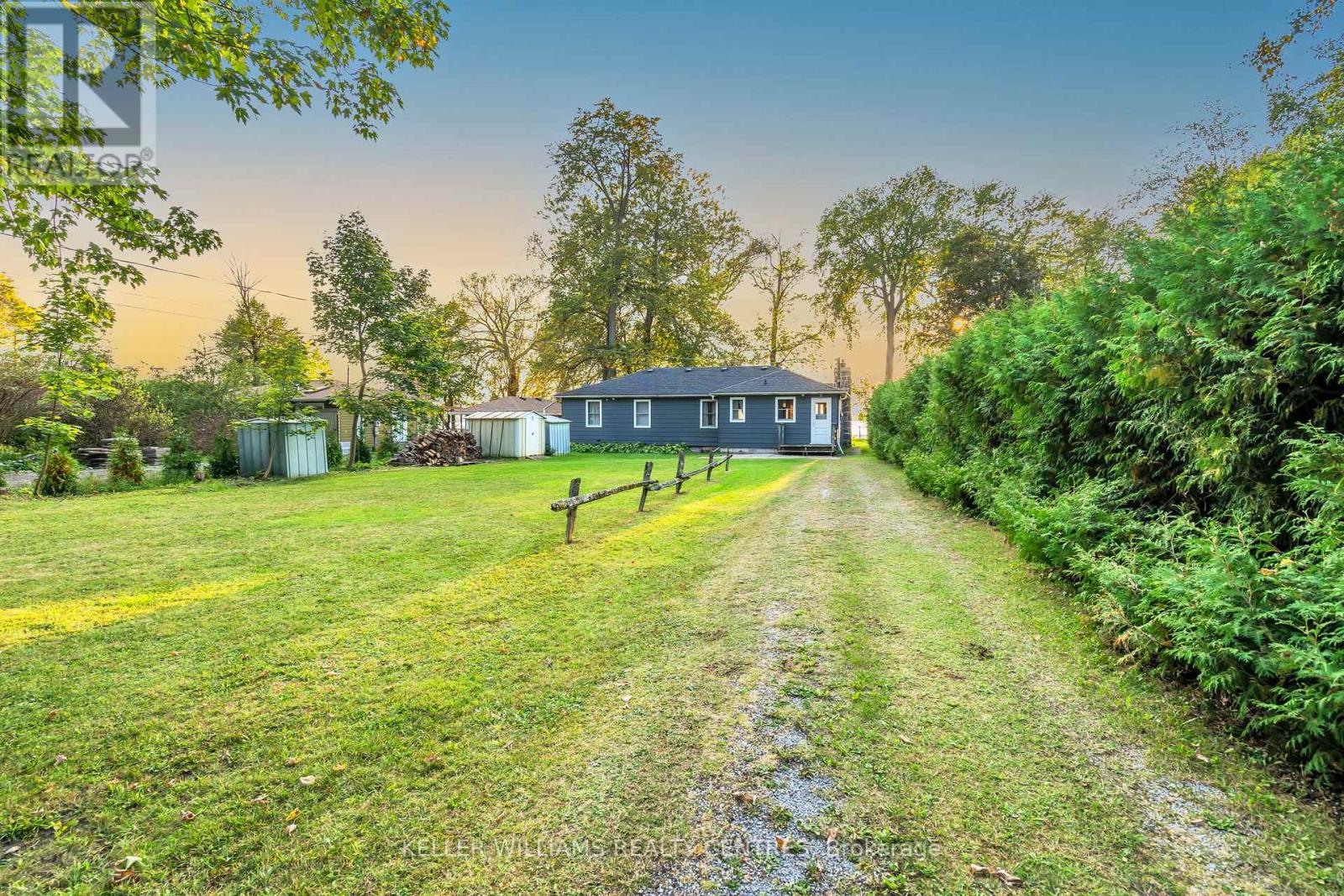 Photo 14 of 28 Mcrae Beach Road S, Georgina ON