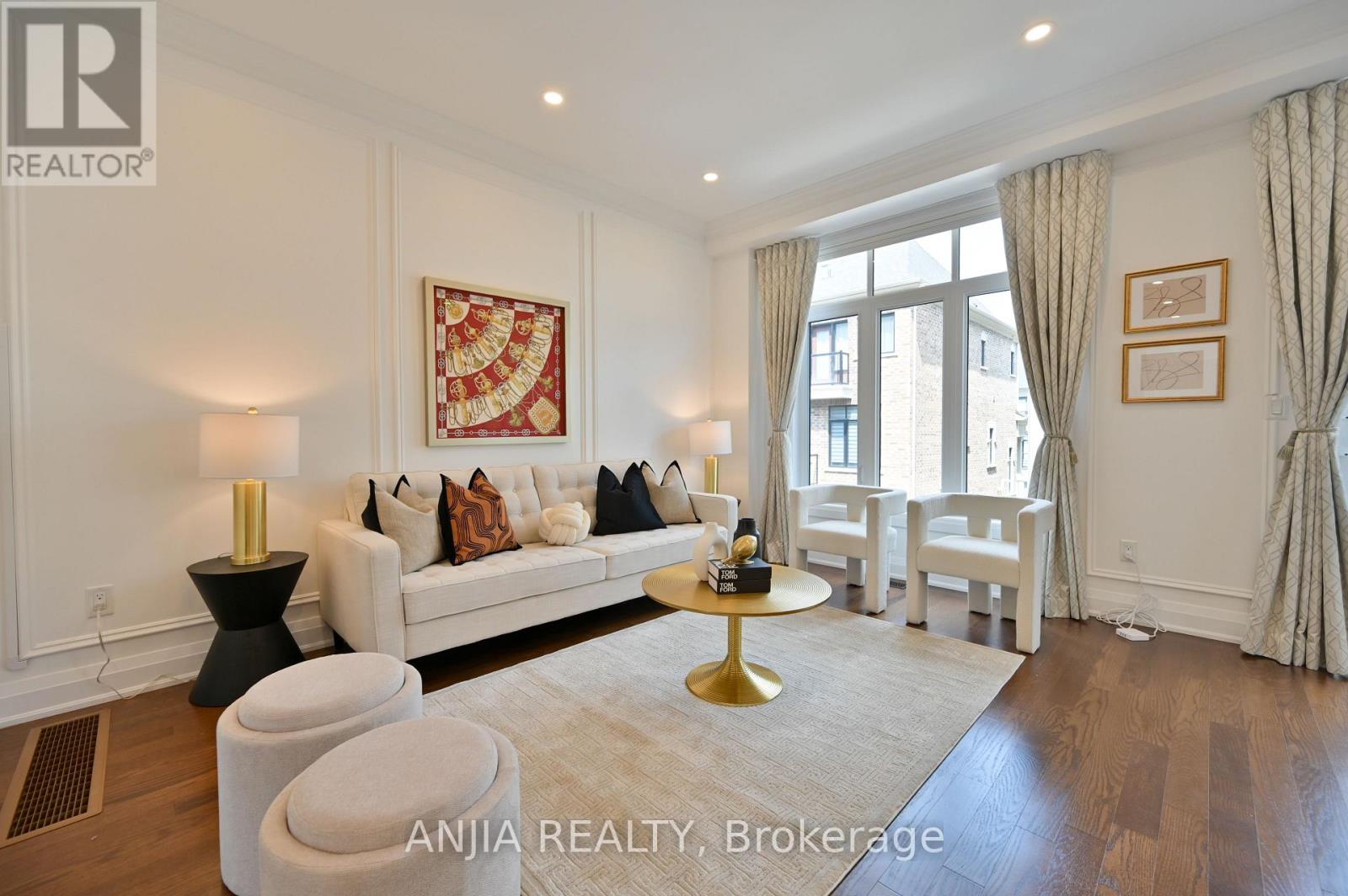 Photo 16 of 37 Duncombe Lane, Richmond Hill ON