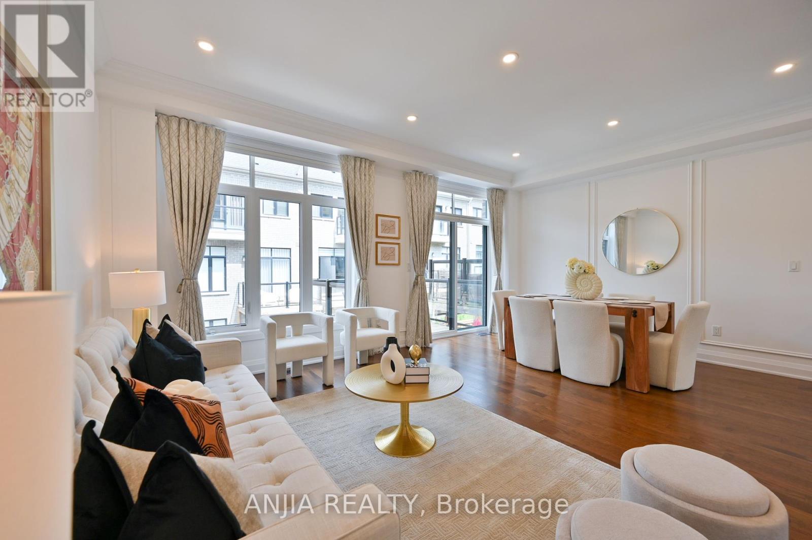 Photo 20 of 37 Duncombe Lane, Richmond Hill ON