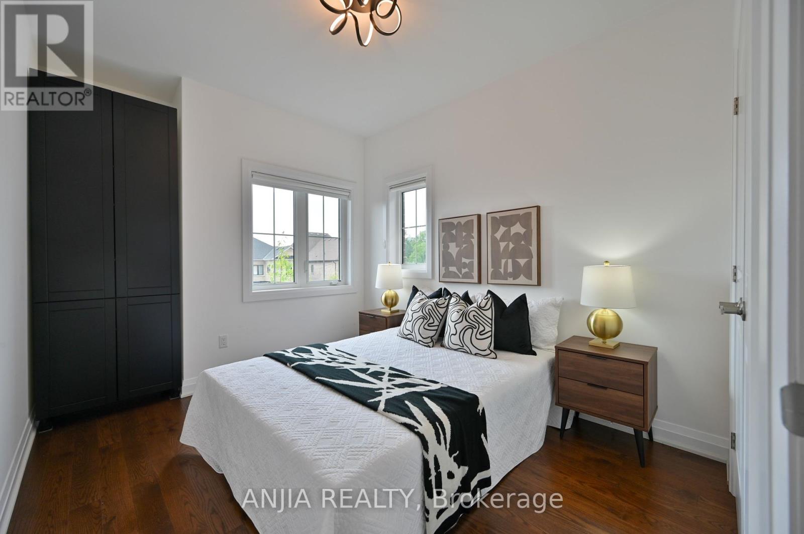 Photo 36 of 37 Duncombe Lane, Richmond Hill ON