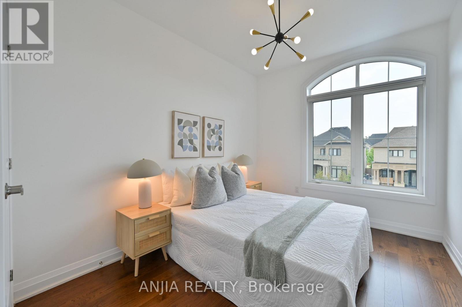 Photo 38 of 37 Duncombe Lane, Richmond Hill ON