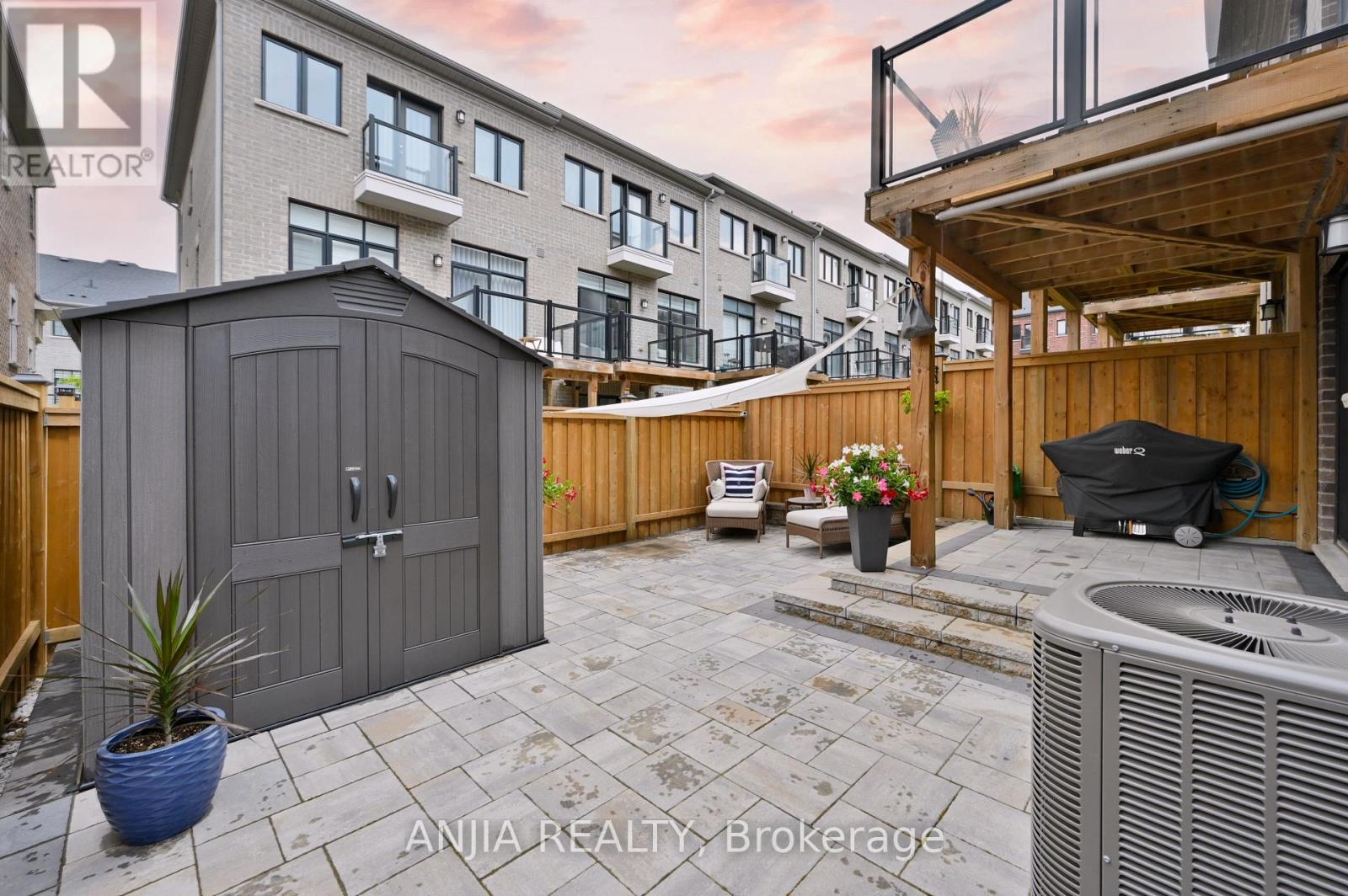 Photo 46 of 37 Duncombe Lane, Richmond Hill ON