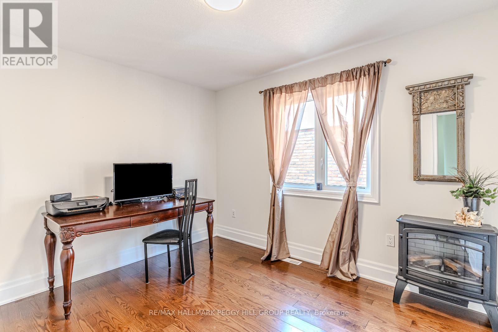 Photo 16 of 1746 Angus Street, Innisfil ON
