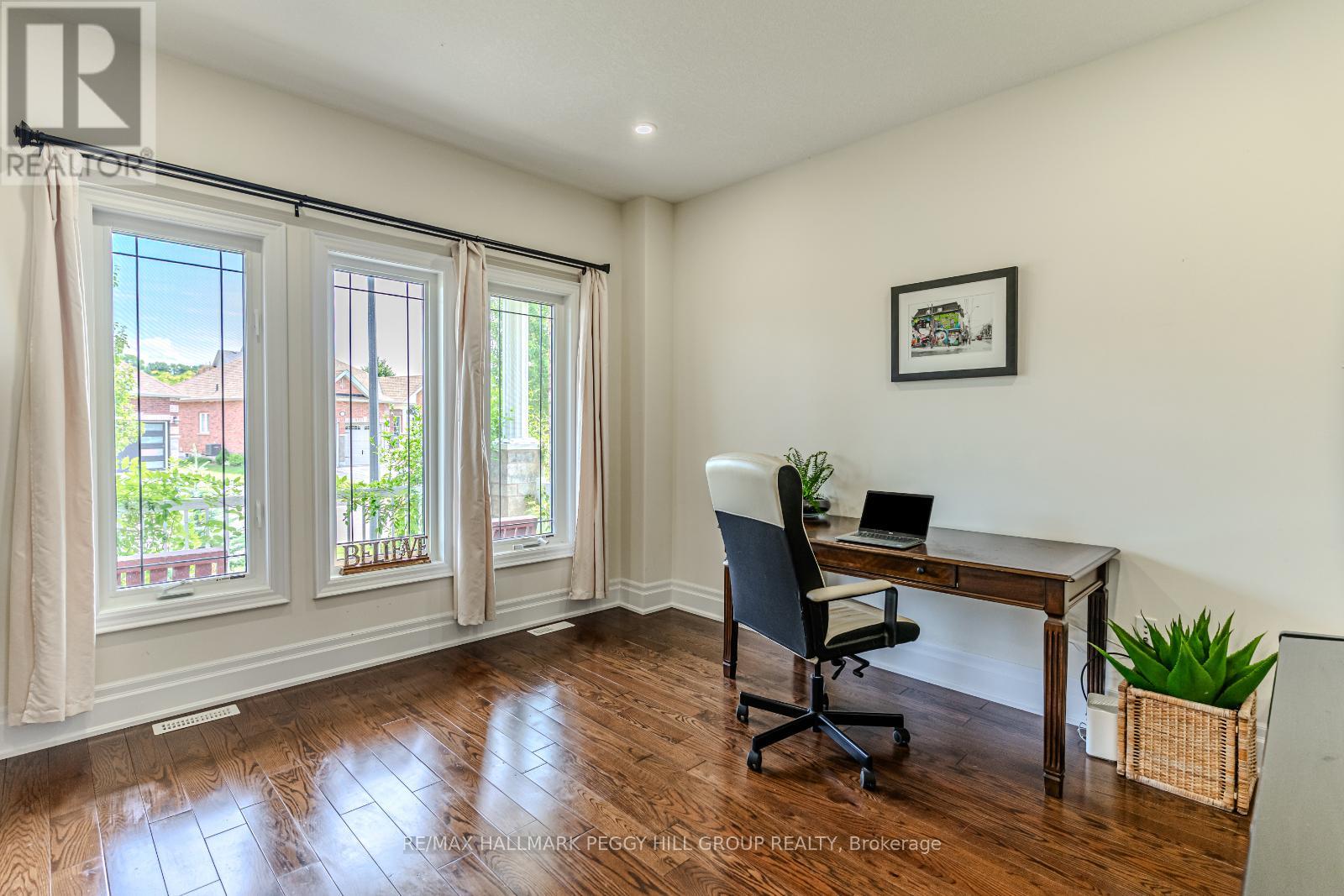 Photo 3 of 1746 Angus Street, Innisfil ON