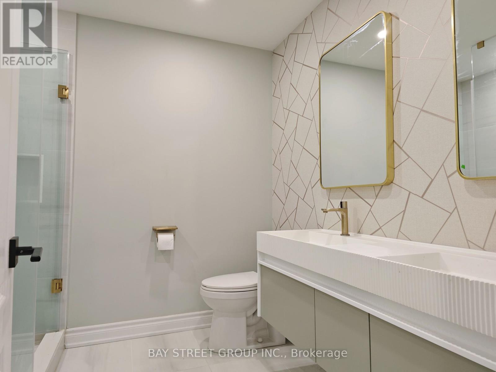 Photo 14 of 18 Wrendale Crescent, Georgina ON