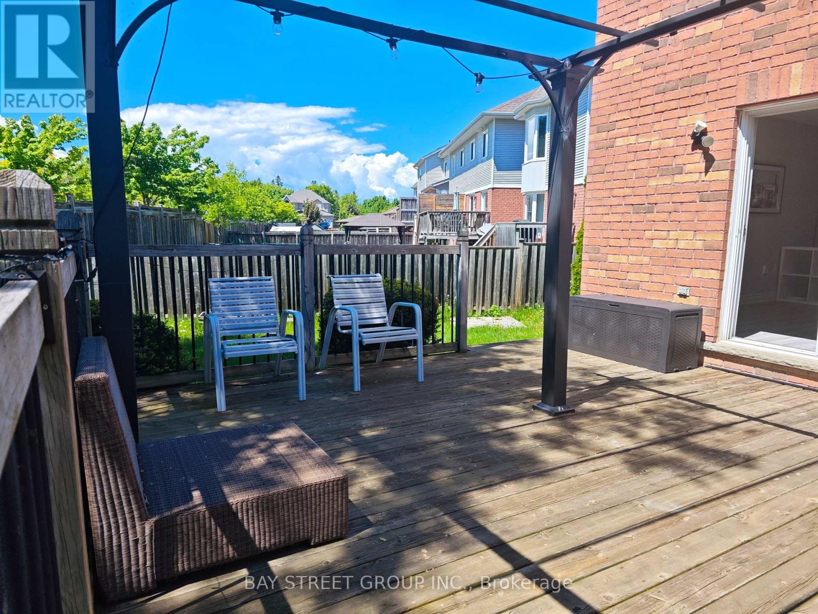 Photo 17 of 18 Wrendale Crescent, Georgina ON