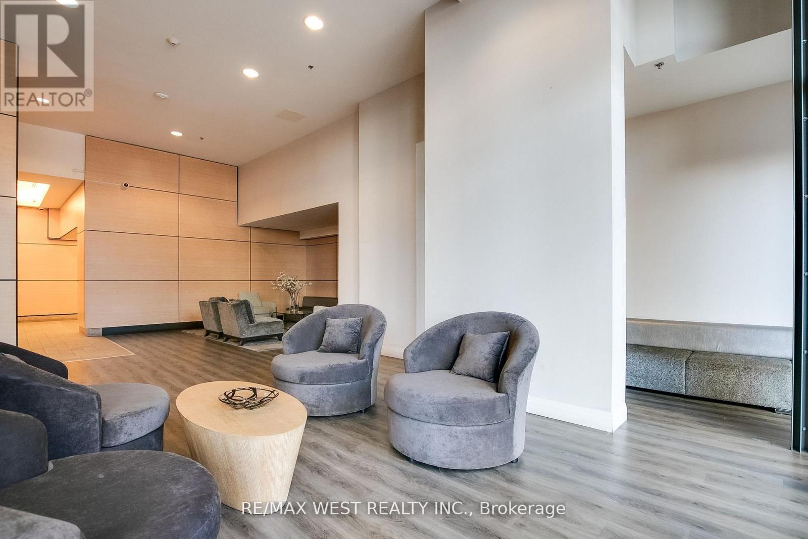 Photo 13 of 2605 2910 Highway 7 W, Vaughan ON