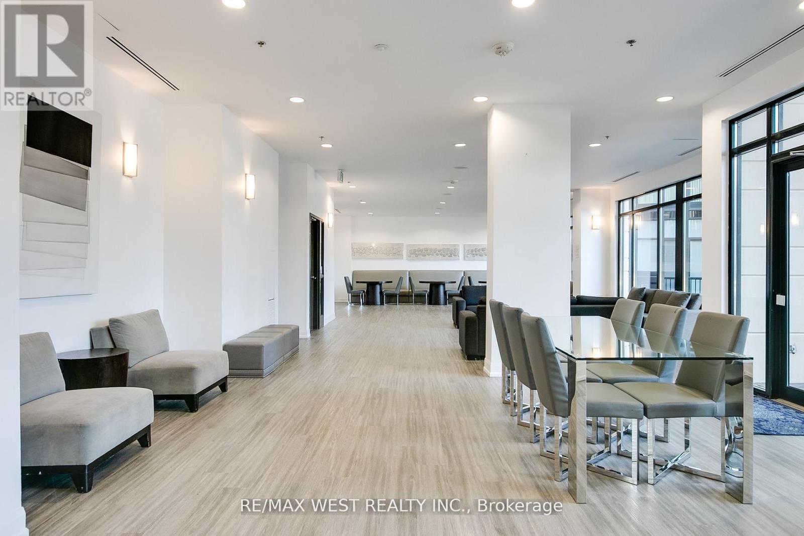Photo 9 of 2605 2910 Highway 7 W, Vaughan ON