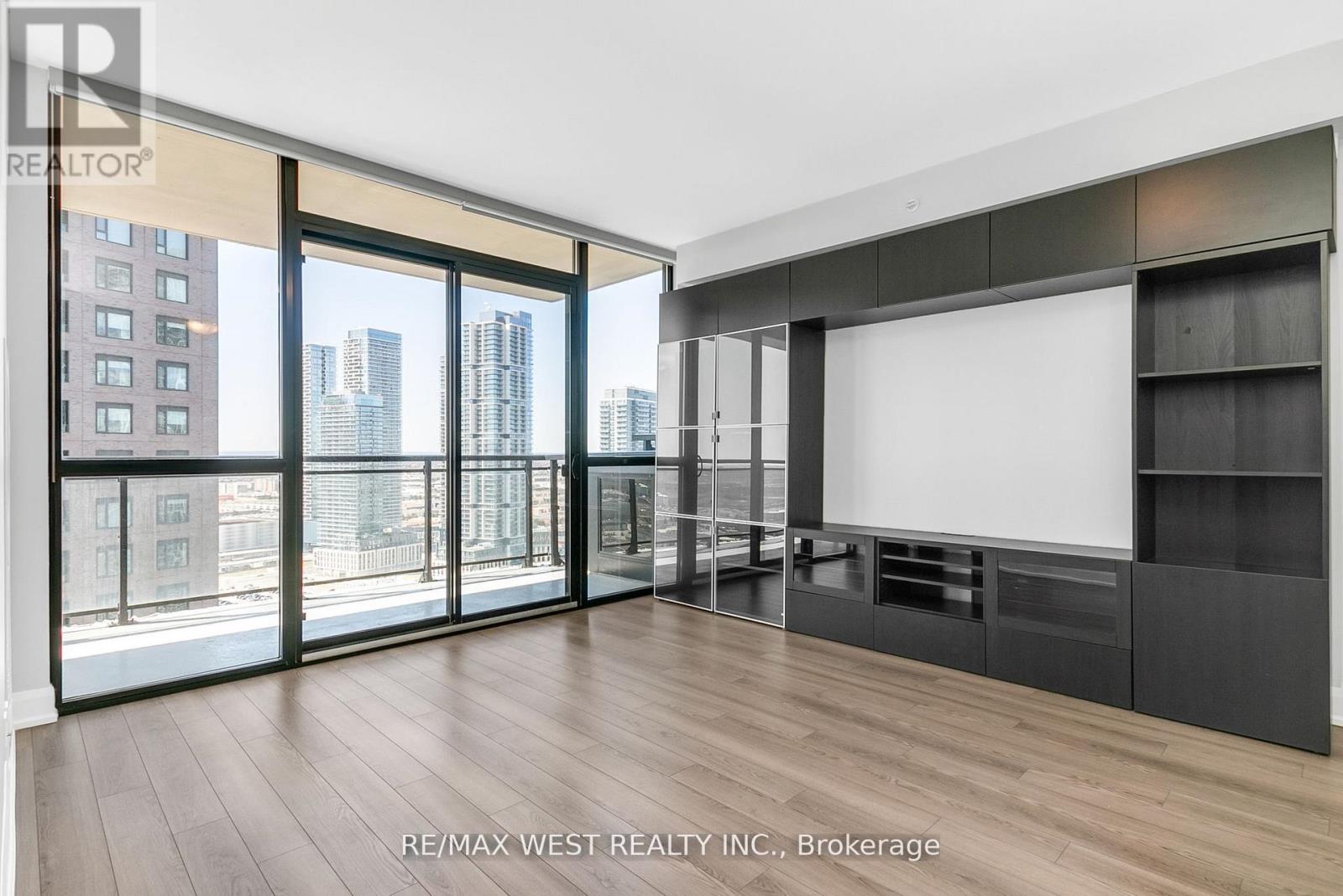 Photo 6 of 2605 2910 Highway 7 W, Vaughan ON