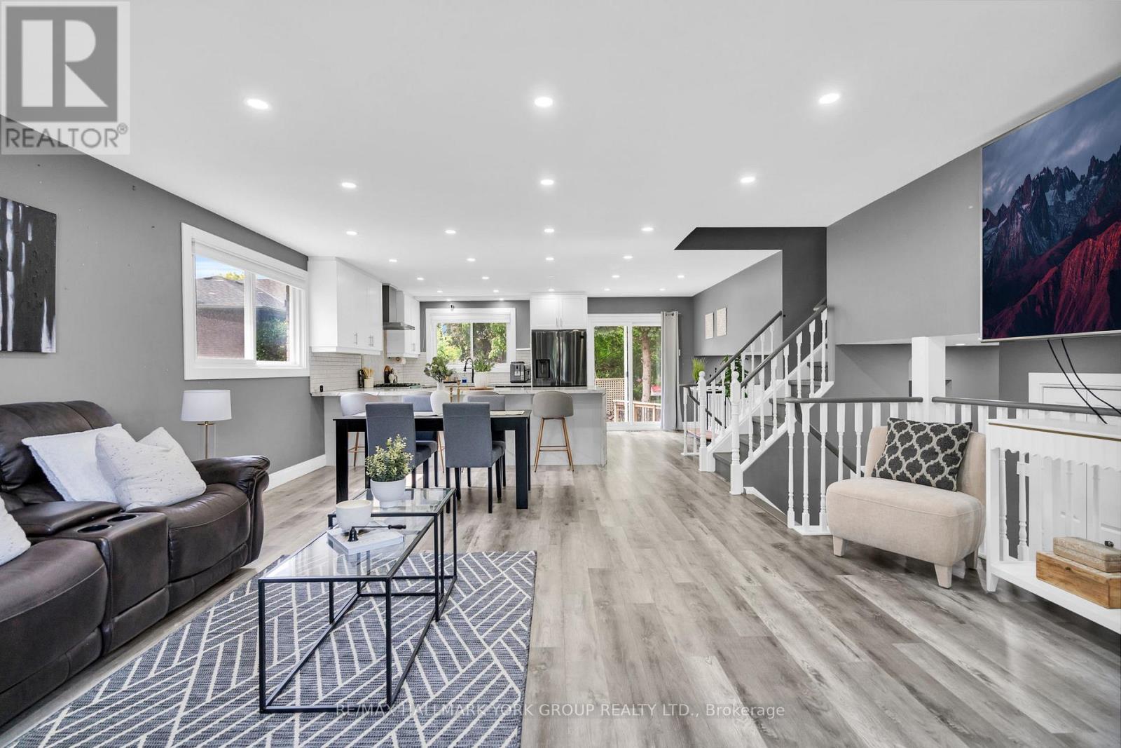 Photo 27 of 103 Wood Crescent, Bradford West Gwillimbury ON