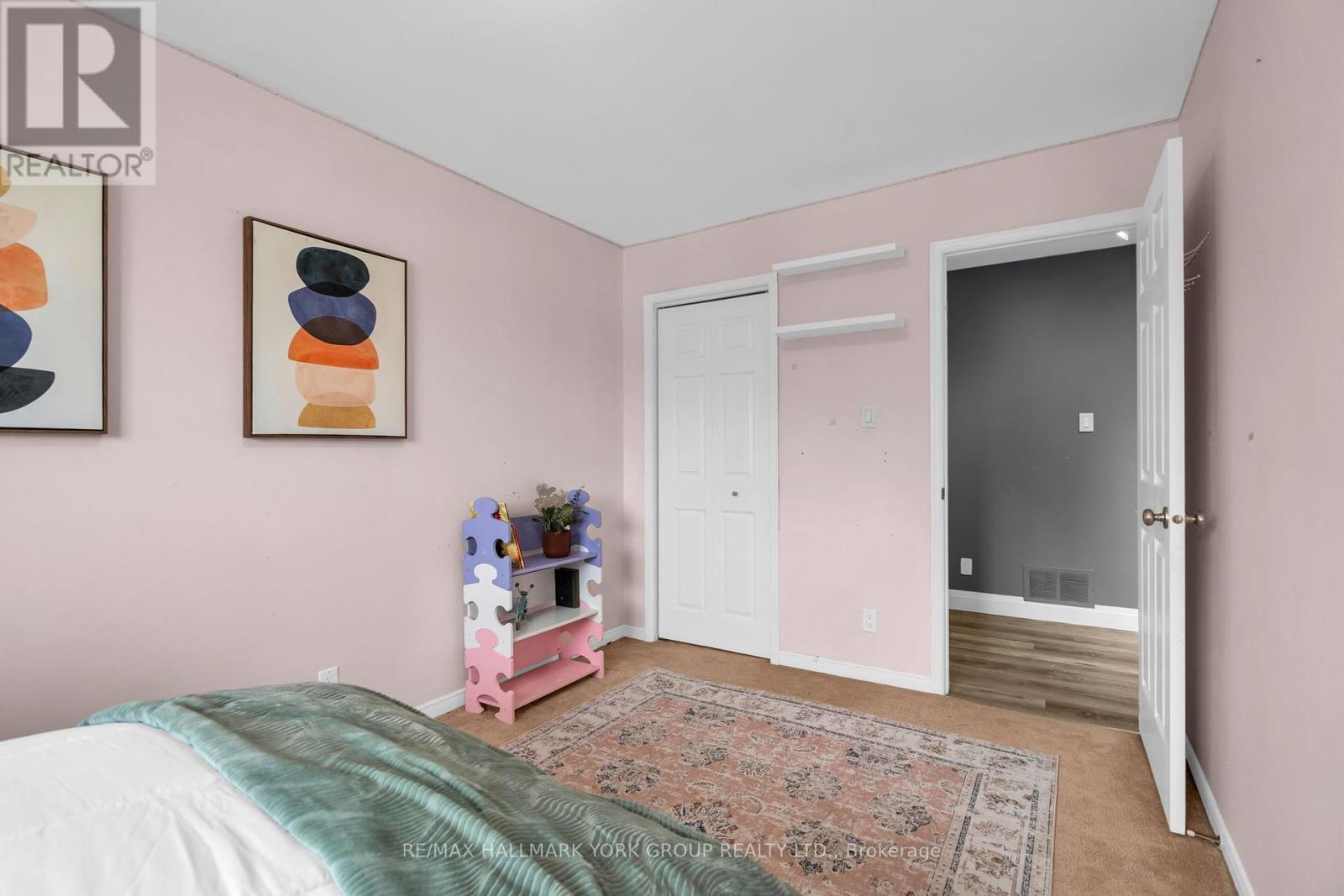 Photo 37 of 103 Wood Crescent, Bradford West Gwillimbury ON