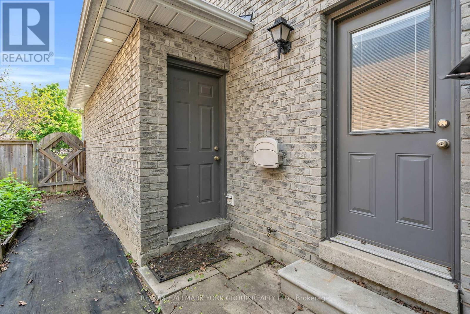 Photo 42 of 103 Wood Crescent, Bradford West Gwillimbury ON