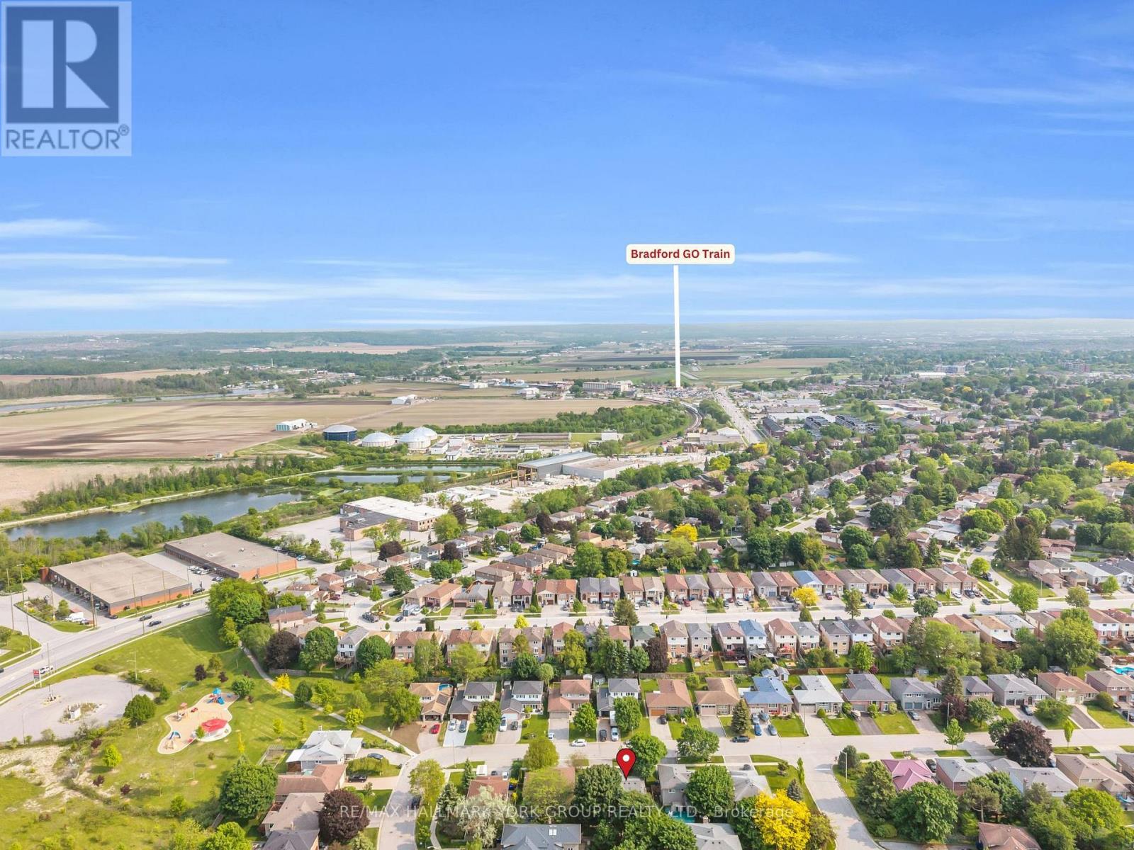 Photo 41 of 103 Wood Crescent, Bradford West Gwillimbury ON