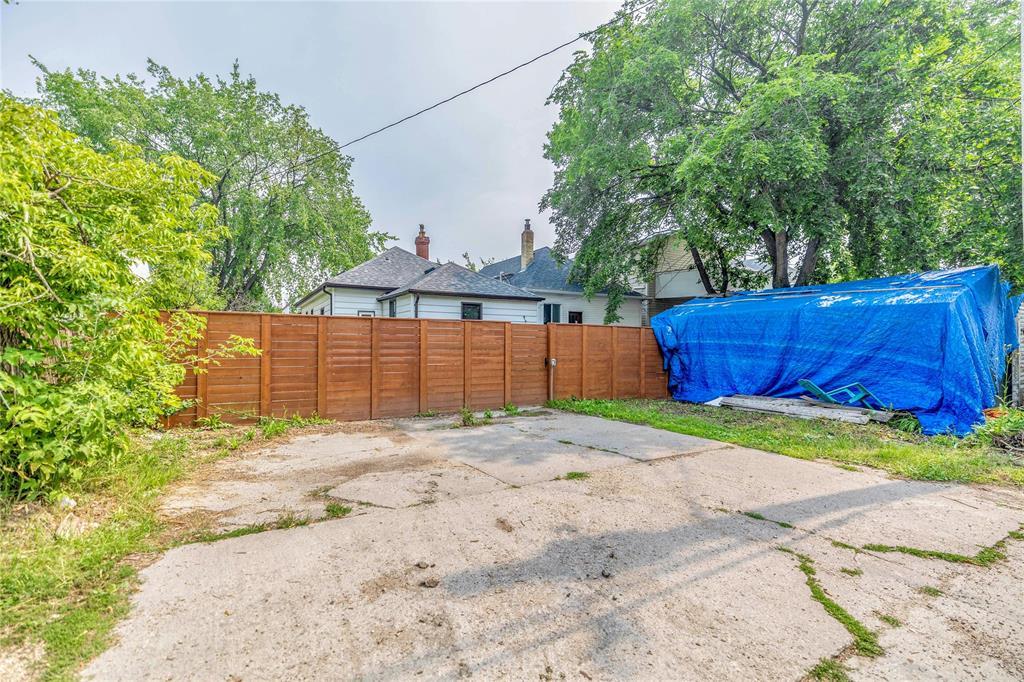 Photo 30 of 268 Inglewood Street, Winnipeg MB