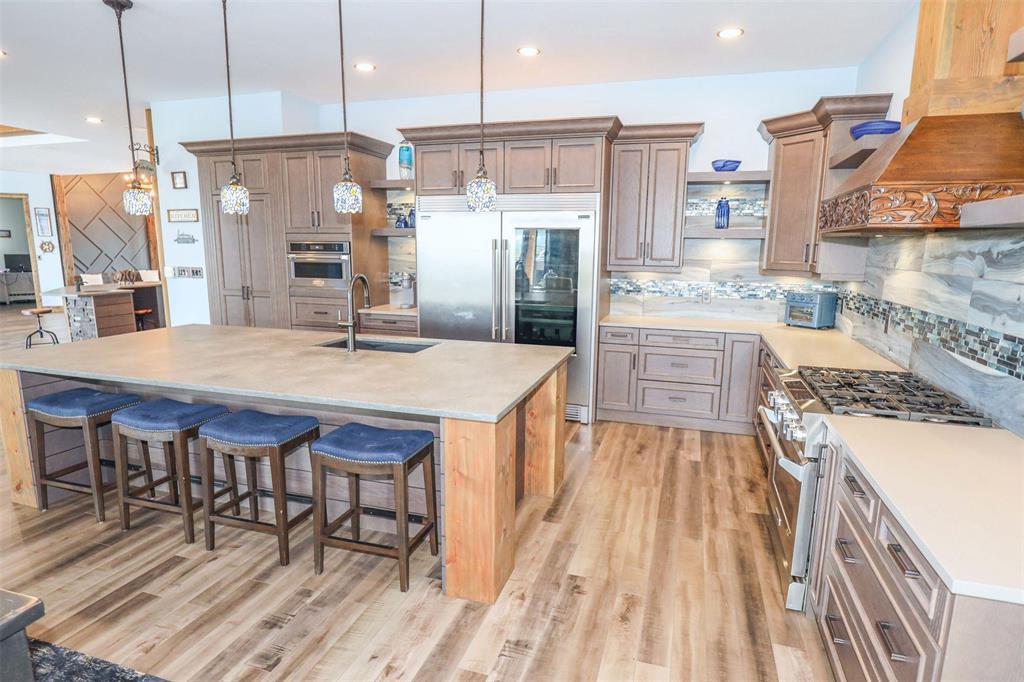 Photo 6 of 67028 Willowdale Road, Cooks Creek MB