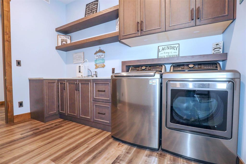 Photo 33 of 67028 Willowdale Road, Cooks Creek MB