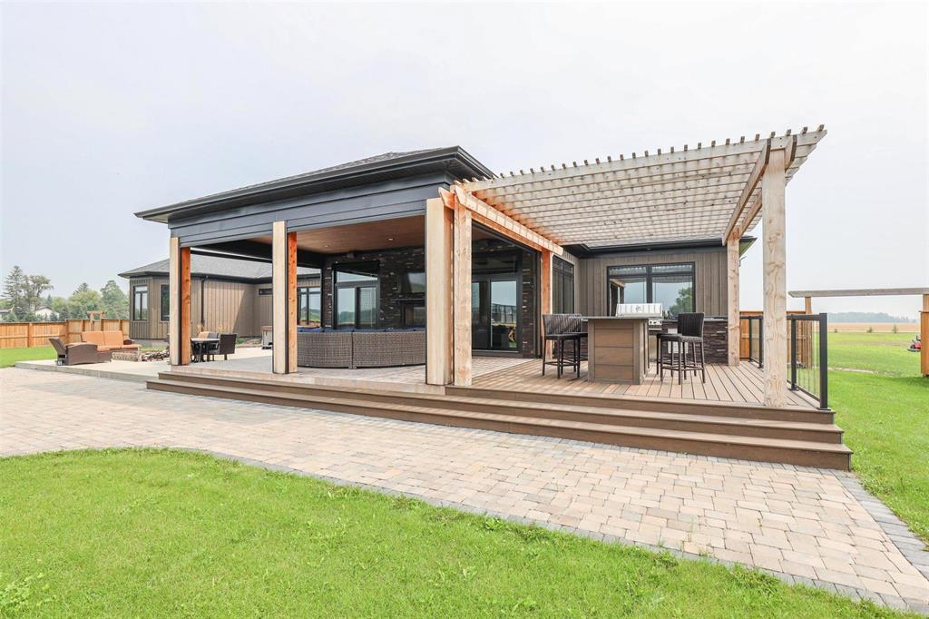 Photo 37 of 67028 Willowdale Road, Cooks Creek MB
