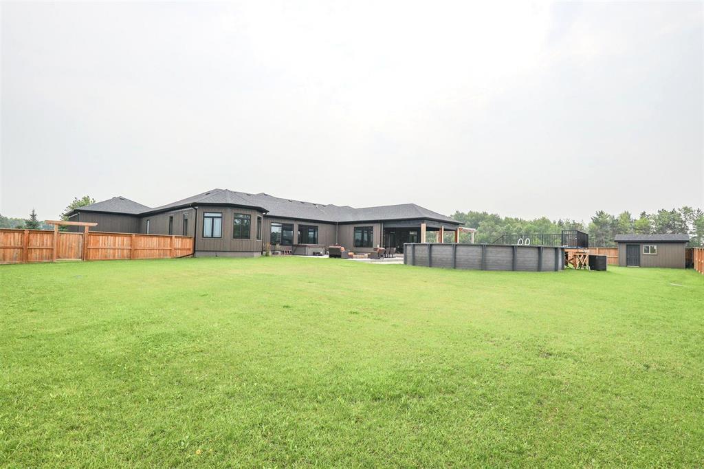 Photo 18 of 67028 Willowdale Road, Cooks Creek MB