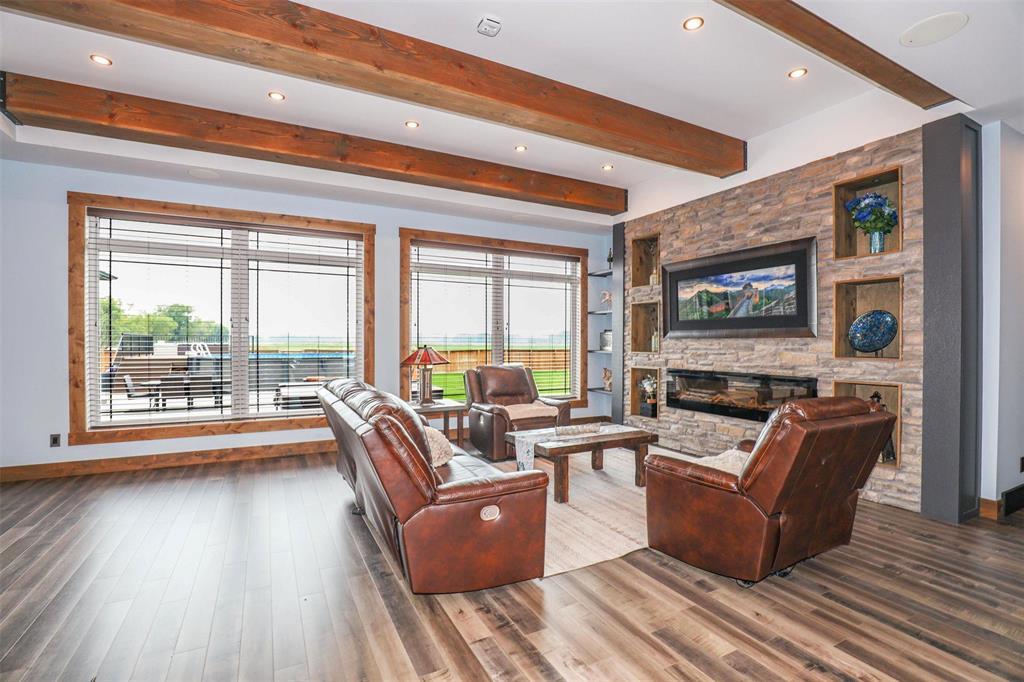 Photo 4 of 67028 Willowdale Road, Cooks Creek MB