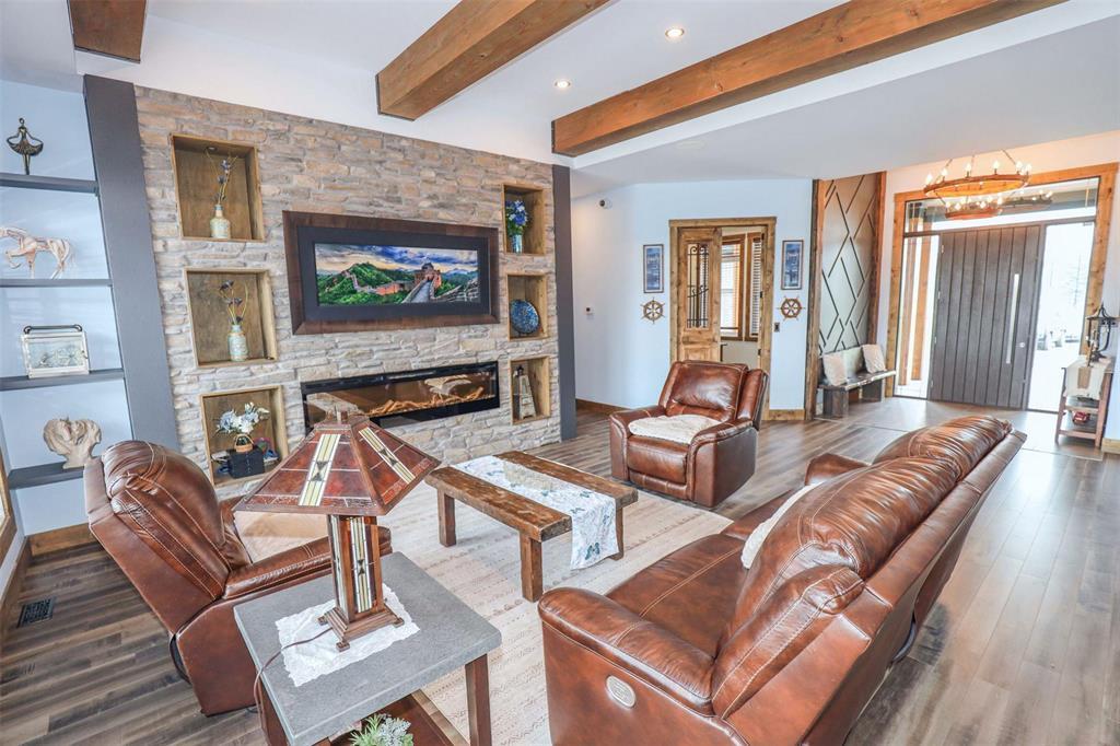 Photo 10 of 67028 Willowdale Road, Cooks Creek MB