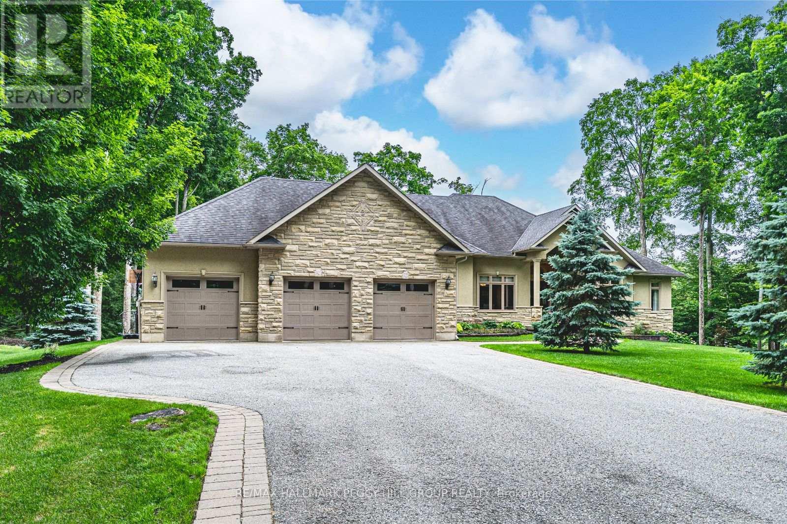 Photo 1 of 32 Gallagher Crescent, Springwater ON