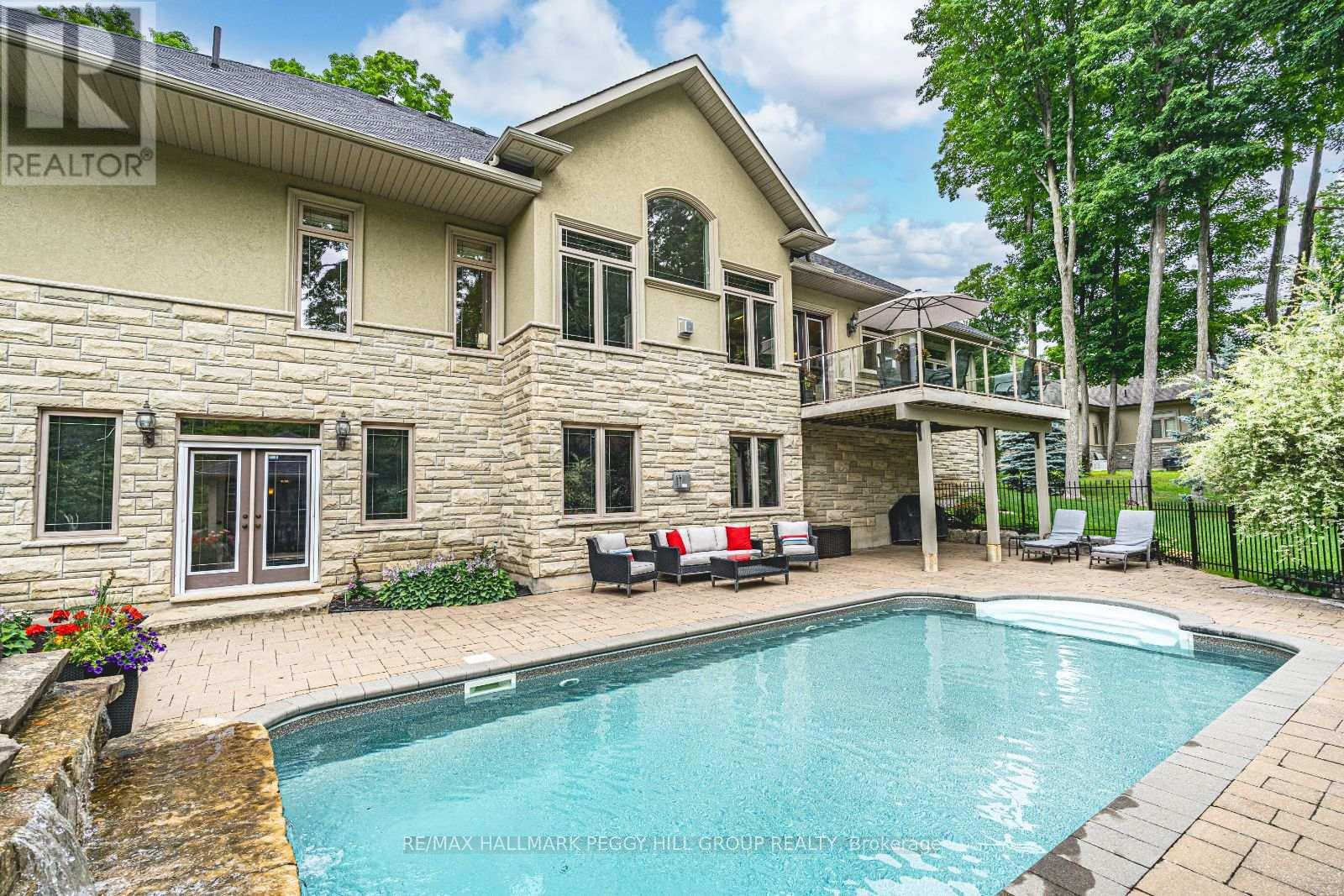 Photo 19 of 32 Gallagher Crescent, Springwater ON