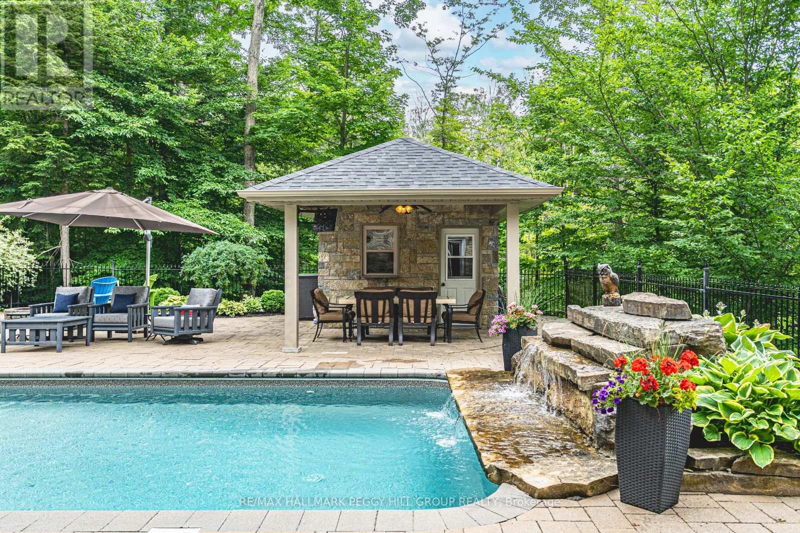 Photo 20 of 32 Gallagher Crescent, Springwater ON
