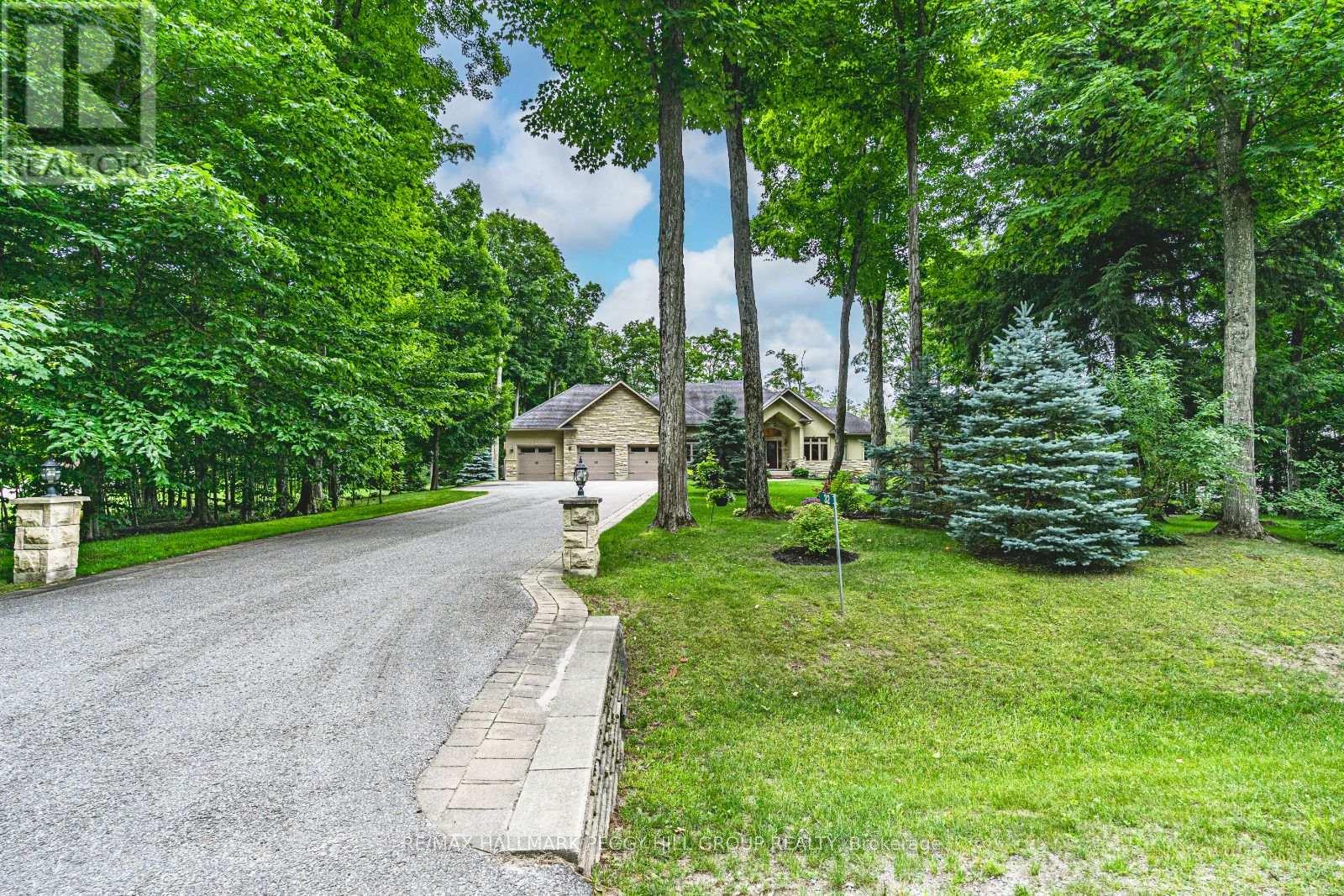 Photo 26 of 32 Gallagher Crescent, Springwater ON