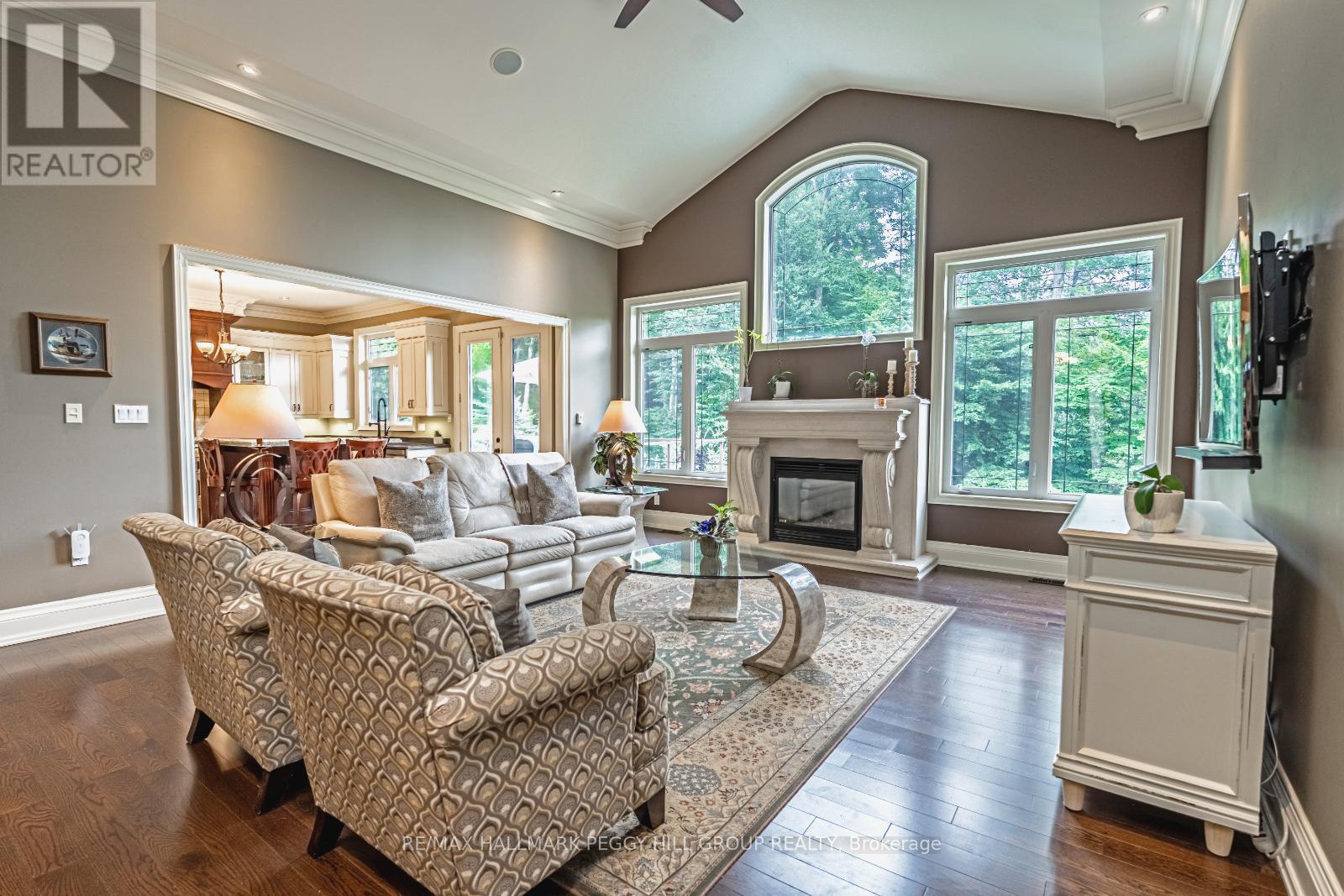 Photo 3 of 32 Gallagher Crescent, Springwater ON