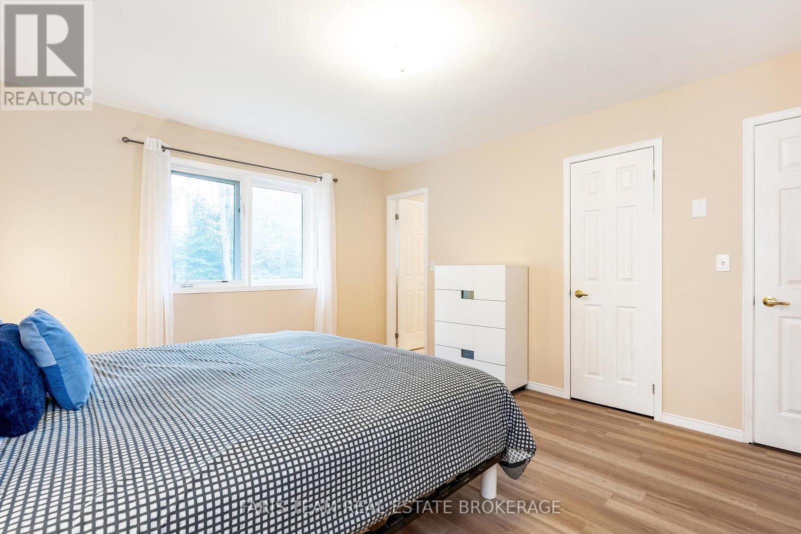 Photo 12 of 64 Nadia Crescent, Tiny ON