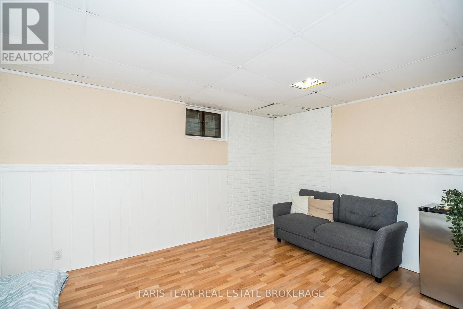 Photo 9 of 9 Christie Crescent, Barrie ON